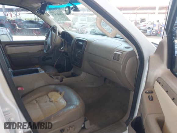 ✅ 2002 Ford Explorer Eddie Bauer • VIN: 1FMZU64W12ZA40059 • Lot: 42449518. Wystawiony na IAAI z przebiegiem Nie podano. Bezpłatny archiwum sprzedaży aukcyjnych z USA i szczegółowy raport historii pojazdu na DreamBid. Zdjęcie 5.