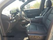 ✅ 2025 Chevrolet Equinox FWD LT • VIN: 3GNAXHEG3SL269840 • Lot: 63279155. Wystawiony na Copart z przebiegiem 3 439 mil. Bezpłatny archiwum sprzedaży aukcyjnych z USA i szczegółowy raport historii pojazdu na DreamBid. Zdjęcie 7.