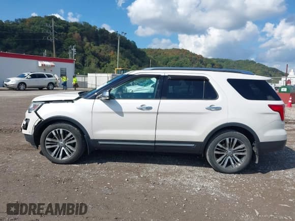✅ 2017 Ford Explorer Platinum • VIN: 1FM5K8HT9HGB88089 • Лот: 43307783. Опубликован ранее на IAAI с пробегом 95 882 миль. Бесплатный доступ к архиву аукционных продаж из США и подробный отчёт об истории автомобиля на DreamBid. Изображение 14.