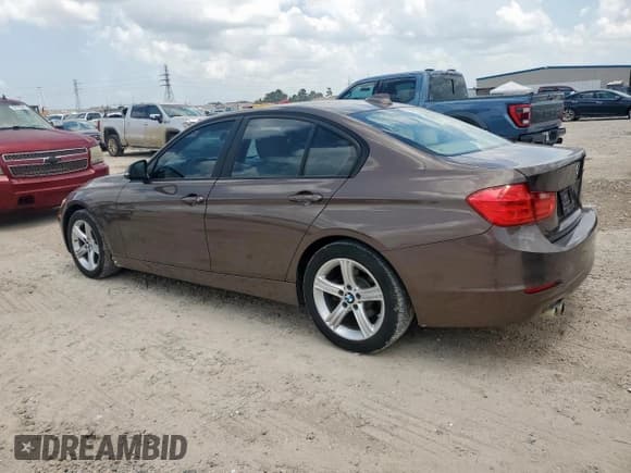 ✅ 2013 BMW 3 Series 328i • VIN: WBA3A5C58DF353844 • Lot: 61845725. Listed on Copart with 140,830 mi. Free auction sales archive from the USA and detailed vehicle history report at DreamBid. Image 2.