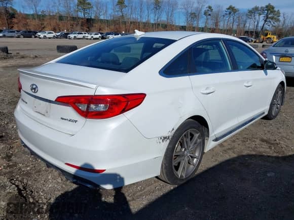 2017 Hyundai Sonata Sport with VIN 5NPE34AB3HH550120, listed as a IAAI auction lot 41603498 with 61,581 mi miles and . Bid and sale history available at DreamBid. Image 4.
