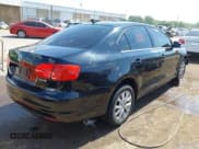 ✅ 2013 Volkswagen Jetta SE • VIN: 3VWDP7AJ3DM438668 • Lot: 42235014. Wystawiony na IAAI z przebiegiem 128 406 mil. Bezpłatny archiwum sprzedaży aukcyjnych z USA i szczegółowy raport historii pojazdu na DreamBid. Zdjęcie 4.