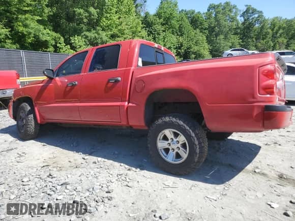 2008 Dodge Dakota SLT с VIN 1D7HE48K88S527114, выставлен на аукционе Copart как лот 57357515 с пробегом 267 390 миль миль и Списание • Salvage title. История ставок и продаж доступна на DreamBid. Изображение 2.