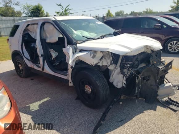 ✅ 2018 Ford Police Interceptor Utility • VIN: 1FM5K8AR0JGB58547 • Лот: 67037625. Опубликован ранее на Copart с пробегом Не указан. Бесплатный доступ к архиву аукционных продаж из США и подробный отчёт об истории автомобиля на DreamBid. Изображение 4.