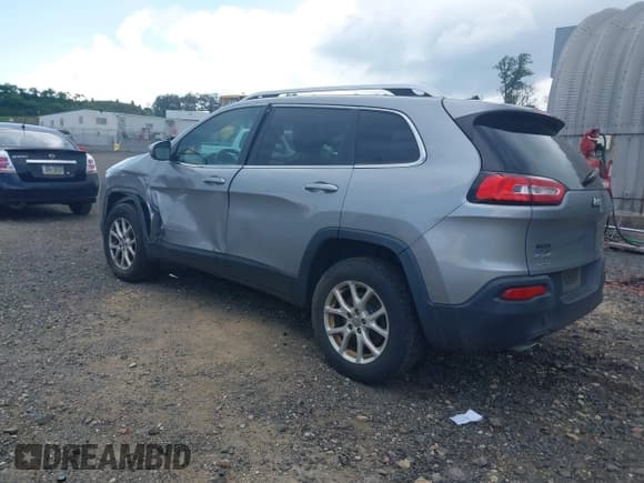 ✅ 2014 Jeep Cherokee Altitude • VIN: 1C4PJMCS2EW114523 • Lot: 42541019. Wystawiony na IAAI z przebiegiem 195 340 mil. Bezpłatny archiwum sprzedaży aukcyjnych z USA i szczegółowy raport historii pojazdu na DreamBid. Zdjęcie 3.