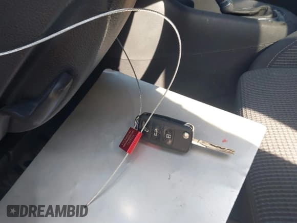 ✅ 2011 Volkswagen Golf TDI • VIN: WVWDM7AJ9BW038977 • Лот: 42998639. Опубликован ранее на IAAI с пробегом 146 620 миль. Бесплатный доступ к архиву аукционных продаж из США и подробный отчёт об истории автомобиля на DreamBid. Изображение 11.