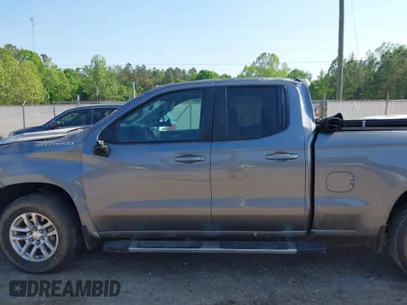 ✅ 2021 Chevrolet Silverado 1500 LT • VIN: 1GCRYJEK1MZ376305 • Lot: 42072134. Wystawiony na IAAI z przebiegiem 31 443 mil. Bezpłatny archiwum sprzedaży aukcyjnych z USA i szczegółowy raport historii pojazdu na DreamBid. Zdjęcie 15.