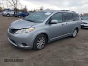✅ 2012 Toyota Sienna LE • VIN: 5TDJK3DC4CS031306 • Lot: 43716963. Wystawiony na IAAI z przebiegiem 171 503 mil. Bezpłatny archiwum sprzedaży aukcyjnych z USA i szczegółowy raport historii pojazdu na DreamBid. Zdjęcie 2.