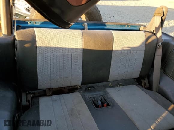 ✅ 1992 Suzuki Sidekick • VIN: 2S3TC01C2N6405497 • Lot: 75856164. Wystawiony na Copart z przebiegiem 38 423 mil. Bezpłatny archiwum sprzedaży aukcyjnych z USA i szczegółowy raport historii pojazdu na DreamBid. Zdjęcie 10.