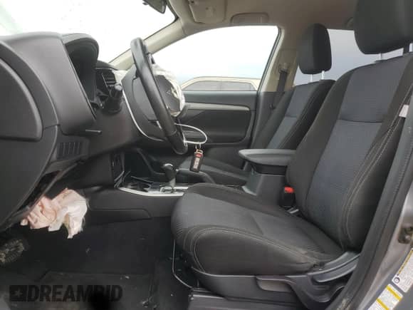 2017 Mitsubishi Outlander SE с VIN JA4AD3A31HZ055951, выставлен на аукционе Copart как лот 69435095 с пробегом 107 503 миль миль и Списание • Salvage title. История ставок и продаж доступна на DreamBid. Изображение 7.