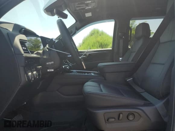 ✅ 2025 Chevrolet Suburban RST • VIN: 1GNS6ERLXSR271347 • Lot: 67506315. Listed on Copart with Not provided. Free auction sales archive from the USA and detailed vehicle history report at DreamBid. Image 7.