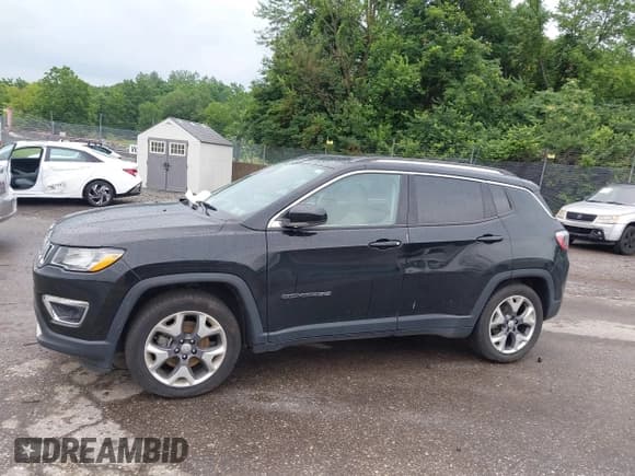 ✅ 2020 Jeep Compass Limited • VIN: 3C4NJCCB3LT169096 • Lot: 42611871. Listed on IAAI with 82,801 mi. Free auction sales archive from the USA and detailed vehicle history report at DreamBid. Image 18.