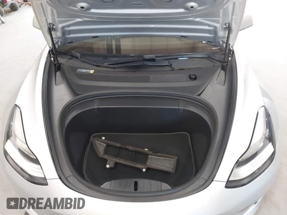 ✅ 2018 Tesla Model 3 Long Range Battery • VIN: 5YJ3E1EA5JF042964 • Lot: 43240577. Wystawiony na IAAI z przebiegiem 59 532 mil. Bezpłatny archiwum sprzedaży aukcyjnych z USA i szczegółowy raport historii pojazdu na DreamBid. Zdjęcie 10.