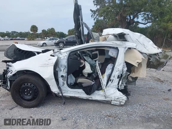 ✅ 2024 Toyota Corolla LE • VIN: 5YFB4MDE8RP082198 • Lot: 43371825. Listed on IAAI with Not provided. Free auction sales archive from the USA and detailed vehicle history report at DreamBid. Image 6.