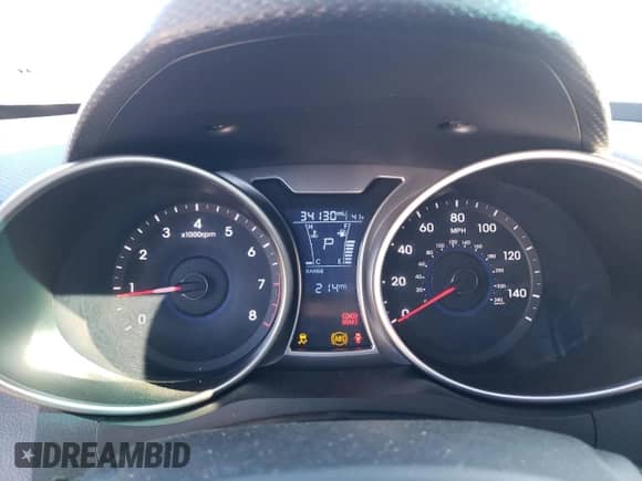 2017 Hyundai Veloster z VIN KMHTC6AD6HU320948, wystawiony jako Copart lot #45232853 z przebiegiem 34 130 mil mil oraz . Historia ofert i sprzedaży dostępna na DreamBid. Obrazek 9.