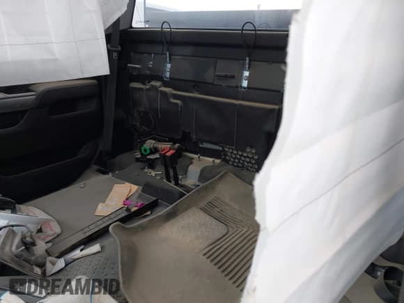 ✅ 2019 Chevrolet Silverado 2500HD LT • VIN: 1GC1KSEG3KF123629 • Lot: 41554328. Wystawiony na IAAI z przebiegiem Nie podano. Bezpłatny archiwum sprzedaży aukcyjnych z USA i szczegółowy raport historii pojazdu na DreamBid. Zdjęcie 8.