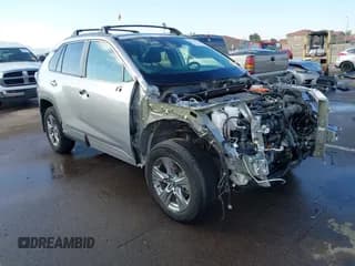 ✅ 2022 Toyota RAV4 Hybrid XLE • VIN: 4T3RWRFV8NU052766 • Lot: 43836286. Wystawiony na IAAI z przebiegiem 44 609 mil. Bezpłatny archiwum sprzedaży aukcyjnych z USA i szczegółowy raport historii pojazdu na DreamBid. Zdjęcie 1.