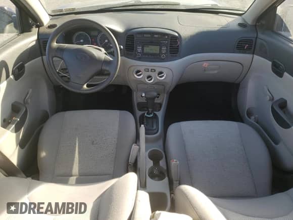 2008 Hyundai Accent GLS z VIN KMHCN46C88U268074, wystawiony jako Copart lot #80045014 z przebiegiem 201 483 mil mil oraz Szkoda całkowita • Salvage title. Historia ofert i sprzedaży dostępna na DreamBid. Obrazek 8.