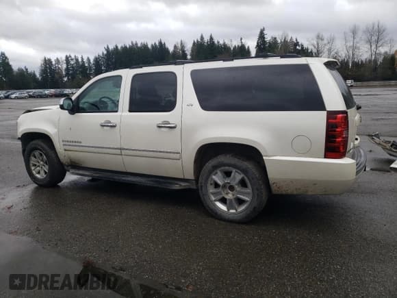 ✅ 2010 Chevrolet Suburban LTZ • VIN: 1GNUKKE39AR185941 • Lot: 75019664. Wystawiony na Copart z przebiegiem 152 387 mil. Bezpłatny archiwum sprzedaży aukcyjnych z USA i szczegółowy raport historii pojazdu na DreamBid. Zdjęcie 2.