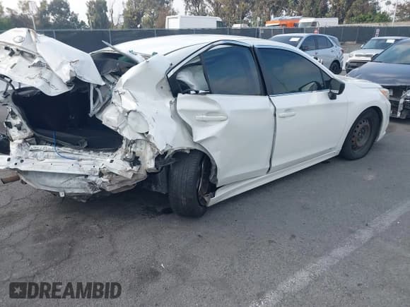 ✅ 2015 Subaru Legacy 2.5i • VIN: 4S3BNBA62F3072866 • Lot: 43540977. Wystawiony na IAAI z przebiegiem 175 390 mil. Bezpłatny archiwum sprzedaży aukcyjnych z USA i szczegółowy raport historii pojazdu na DreamBid. Zdjęcie 4.