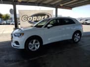 ✅ 2022 Audi Q3 Premium • VIN: WA1AUCF3XN1031523 • Lot: 81161575. Wystawiony na Copart z przebiegiem 75 944 mil. Bezpłatny archiwum sprzedaży aukcyjnych z USA i szczegółowy raport historii pojazdu na DreamBid. Zdjęcie 1.