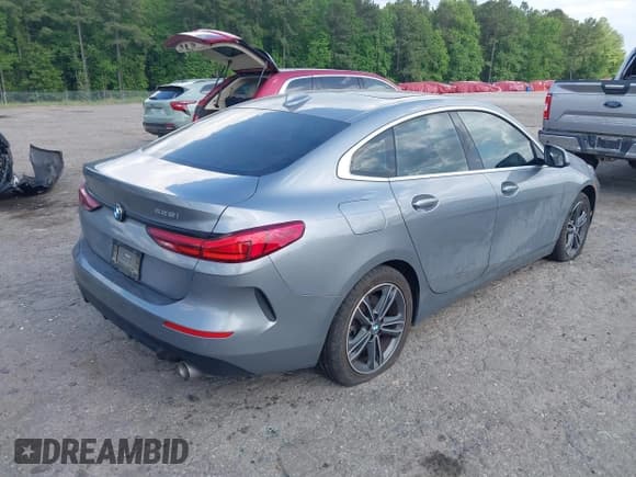 ✅ 2022 BMW 2 Series 228i • VIN: WBA53AK04N7L41428 • Lot: 42172779. Wystawiony na IAAI z przebiegiem 39 241 mil. Bezpłatny archiwum sprzedaży aukcyjnych z USA i szczegółowy raport historii pojazdu na DreamBid. Zdjęcie 4.