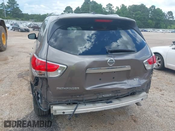 ✅ 2014 Nissan Pathfinder SL • VIN: 5N1AR2MN2EC626243 • Lot: 42245501. Wystawiony na IAAI z przebiegiem 146 367 mil. Bezpłatny archiwum sprzedaży aukcyjnych z USA i szczegółowy raport historii pojazdu na DreamBid. Zdjęcie 6.