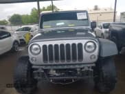 ✅ 2018 Jeep Wrangler Unlimited Rubicon Recon • VIN: 1C4BJWFG1JL851768 • Lot: 41882130. Wystawiony na IAAI z przebiegiem 42 714 mil. Bezpłatny archiwum sprzedaży aukcyjnych z USA i szczegółowy raport historii pojazdu na DreamBid. Zdjęcie 13.