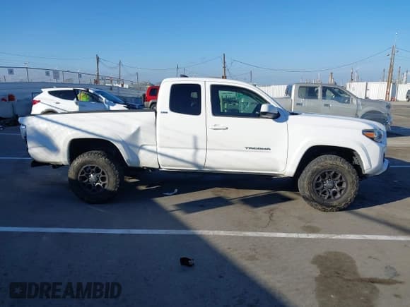 ✅ 2017 Toyota Tacoma TRD Off Road • VIN: 5TFSZ5AN5HX077438 • Lot: 43644662. Listed on IAAI with 148,795 mi. Free auction sales archive from the USA and detailed vehicle history report at DreamBid. Image 13.