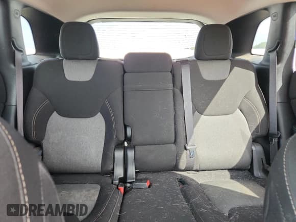 ✅ 2018 Jeep Cherokee Latitude • VIN: 1C4PJMCB4JD599091 • Lot: 84226905. Wystawiony na Copart z przebiegiem 98 669 mil. Bezpłatny archiwum sprzedaży aukcyjnych z USA i szczegółowy raport historii pojazdu na DreamBid. Zdjęcie 10.