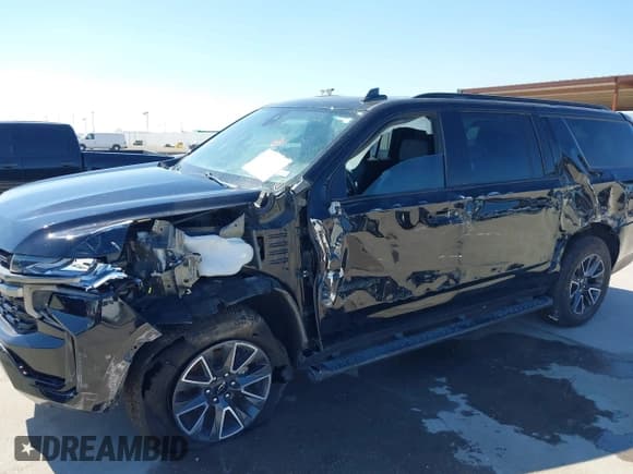 ✅ 2021 Chevrolet Suburban Z71 • VIN: 1GNSKDKD8MR403503 • Lot: 40291130. Wystawiony na IAAI z przebiegiem Nie podano. Bezpłatny archiwum sprzedaży aukcyjnych z USA i szczegółowy raport historii pojazdu na DreamBid. Zdjęcie 6.