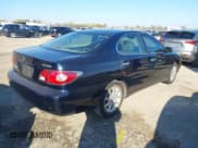 ✅ 2002 Lexus ES 300 • VIN: JTHBF30G420063917 • Lot: 43828102. Wystawiony na IAAI z przebiegiem 108 622 mil. Bezpłatny archiwum sprzedaży aukcyjnych z USA i szczegółowy raport historii pojazdu na DreamBid. Zdjęcie 4.