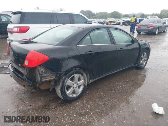 ✅ 2008 Pontiac G6 GT • VIN: 1G2ZH57N284170531 • Lot: 43063424. Wystawiony na IAAI z przebiegiem 208 476 mil. Bezpłatny archiwum sprzedaży aukcyjnych z USA i szczegółowy raport historii pojazdu na DreamBid. Zdjęcie 4.