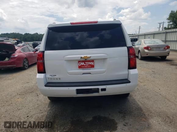 ✅ 2020 Chevrolet Tahoe LT • VIN: 1GNSCBKCXLR143208 • Lot: 67521985. Listed on Copart with 105,720 mi. Free auction sales archive from the USA and detailed vehicle history report at DreamBid. Image 6.