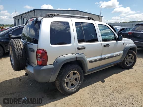 ✅ 2005 Jeep Liberty Renegade • VIN: 1J4GL38K15W722752 • Lot: 68560115. Listed on Copart with 88,298 mi. Free auction sales archive from the USA and detailed vehicle history report at DreamBid. Image 3.