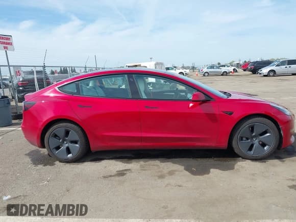 ✅ 2022 Tesla Model 3 Long Range • VIN: 5YJ3E1EB2NF260780 • Lot: 42018319. Wystawiony na IAAI z przebiegiem 48 920 mil. Bezpłatny archiwum sprzedaży aukcyjnych z USA i szczegółowy raport historii pojazdu na DreamBid. Zdjęcie 12.