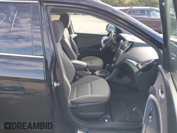 ✅ 2017 Hyundai Santa Fe SE • VIN: KM8SMDHF0HU172039 • Lot: 43480124. Wystawiony na IAAI z przebiegiem 161 921 mil. Bezpłatny archiwum sprzedaży aukcyjnych z USA i szczegółowy raport historii pojazdu na DreamBid. Zdjęcie 5.