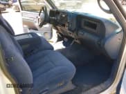 ✅ 1998 GMC Sierra 2500 • VIN: 1GTGC29J9WE514261 • Лот: 42033247. Опубликован ранее на IAAI с пробегом 151 001 миль. Бесплатный доступ к архиву аукционных продаж из США и подробный отчёт об истории автомобиля на DreamBid. Изображение 5.