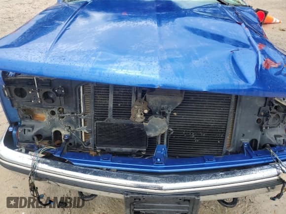 ✅ 1998 GMC Sierra 1500 • VIN: 1GTEK19R7WR506050 • Лот: 60539235. Опубликован ранее на Copart с пробегом Не указан. Бесплатный доступ к архиву аукционных продаж из США и подробный отчёт об истории автомобиля на DreamBid. Изображение 11.