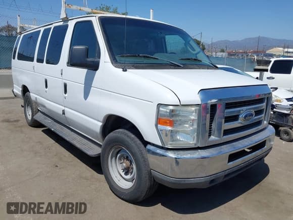 ✅ 2012 Ford Econoline Passenger XL • VIN: 1FBSS3BL3CDB17262 • Lot: 42311561. Wystawiony na IAAI z przebiegiem 165 736 mil. Bezpłatny archiwum sprzedaży aukcyjnych z USA i szczegółowy raport historii pojazdu na DreamBid. Zdjęcie 1.