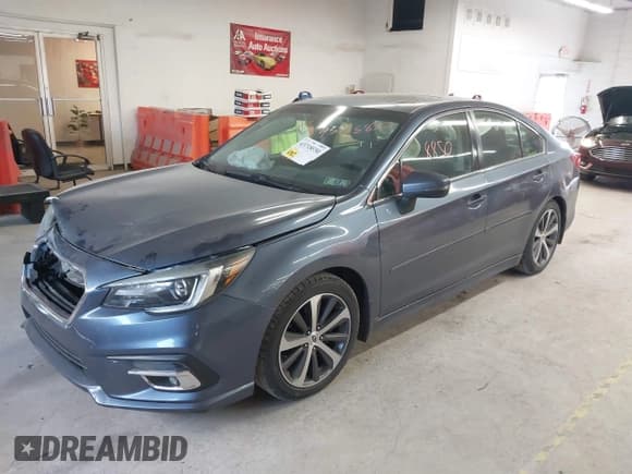 ✅ 2018 Subaru Legacy Limited • VIN: 4S3BNAN6XJ3022584 • Лот: 43718850. Опубликован ранее на IAAI с пробегом 140 617 миль. Бесплатный доступ к архиву аукционных продаж из США и подробный отчёт об истории автомобиля на DreamBid. Изображение 2.