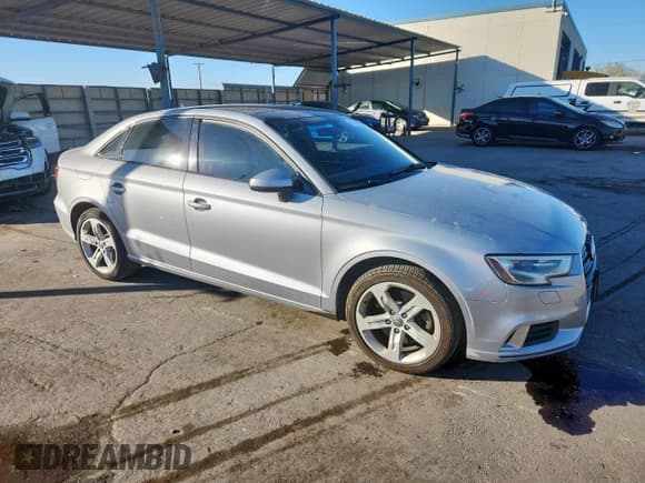 ✅ 2017 Audi A3 Premium • VIN: WAUAUGFF2H1053475 • Лот: 91998055. Опубликован ранее на Copart с пробегом 108 074 миль. Бесплатный доступ к архиву аукционных продаж из США и подробный отчёт об истории автомобиля на DreamBid. Изображение 4.