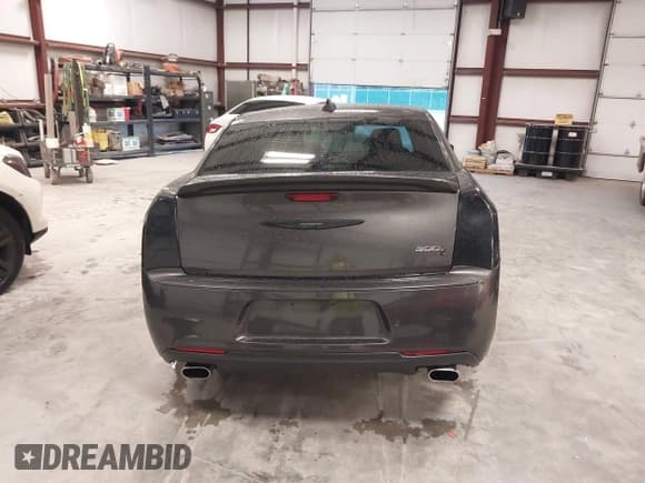 ✅ 2018 Chrysler 300 S • VIN: 2C3CCABG6JH244774 • Lot: 43376392. Wystawiony na IAAI z przebiegiem 158 040 mil. Bezpłatny archiwum sprzedaży aukcyjnych z USA i szczegółowy raport historii pojazdu na DreamBid. Zdjęcie 16.