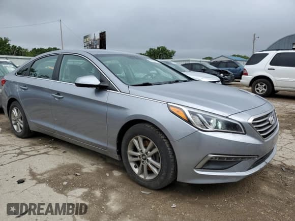 ✅ 2015 Hyundai Sonata SE • VIN: 5NPE24AF8FH149228 • Lot: 57872515. Wystawiony na Copart z przebiegiem 136 628 mil. Bezpłatny archiwum sprzedaży aukcyjnych z USA i szczegółowy raport historii pojazdu na DreamBid. Zdjęcie 4.