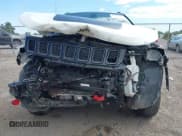 ✅ 2019 Jeep Compass Trailhawk • VIN: 3C4NJDDB3KT671092 • Lot: 42975763. Wystawiony na IAAI z przebiegiem 69 489 mil. Bezpłatny archiwum sprzedaży aukcyjnych z USA i szczegółowy raport historii pojazdu na DreamBid. Zdjęcie 6.