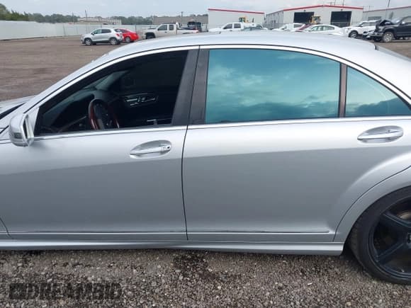 ✅ 2012 Mercedes-Benz S 550 • VIN: WDDNG7DB3CA463227 • Lot: 43784445. Listed on IAAI with 119,054 mi. Free auction sales archive from the USA and detailed vehicle history report at DreamBid. Image 14.