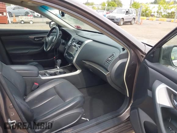 ✅ 2013 Nissan Altima S • VIN: 1N4AL3AP6DC226076 • Лот: 43203630. Опубликован ранее на IAAI с пробегом 70 893 миль. Бесплатный доступ к архиву аукционных продаж из США и подробный отчёт об истории автомобиля на DreamBid. Изображение 5.