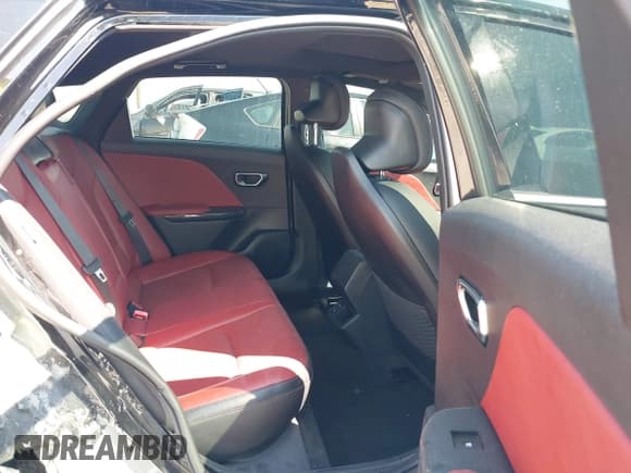 ✅ 2025 Kia K4 GT-Line • VIN: 3KPFW4DE2SE103520 • Lot: 43056059. Listed on IAAI with 8,016 mi. Free auction sales archive from the USA and detailed vehicle history report at DreamBid. Image 8.