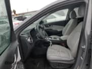 ✅ 2023 Hyundai Kona SE • VIN: KM8K23AG8PU183713 • Лот: 41523824. Опубликован ранее на Copart с пробегом 6 698 миль. Бесплатный доступ к архиву аукционных продаж из США и подробный отчёт об истории автомобиля на DreamBid. Изображение 7.