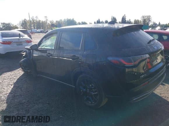 ✅ 2025 Honda HR-V Sport • VIN: 3CZRZ2H5XSM745745 • Lot: 43323757. Listed on IAAI with 6,401 mi. Free auction sales archive from the USA and detailed vehicle history report at DreamBid. Image 15.